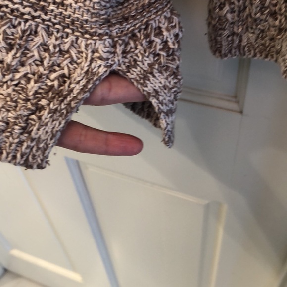 Old Navy Sweater - Picture 3 of 4